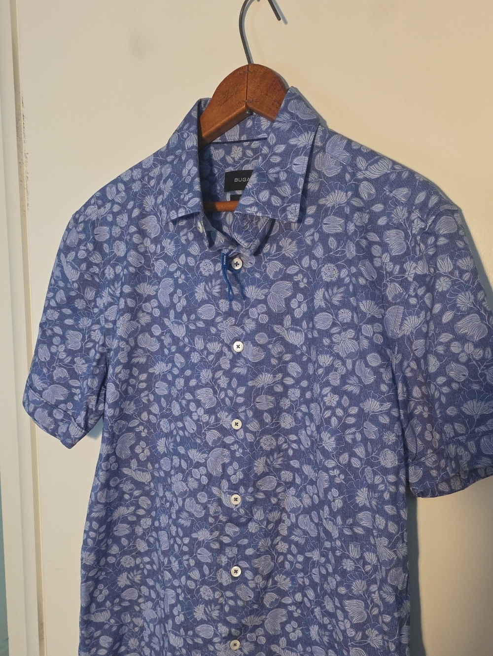 NWT Bugatchi Medium Blue Floral Short Sleeve Button-Down Shirt 8 Way Stretch